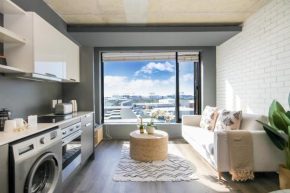Wex 631 - Modern 6th Floor Unit -Pool Bar-Gym&Parking